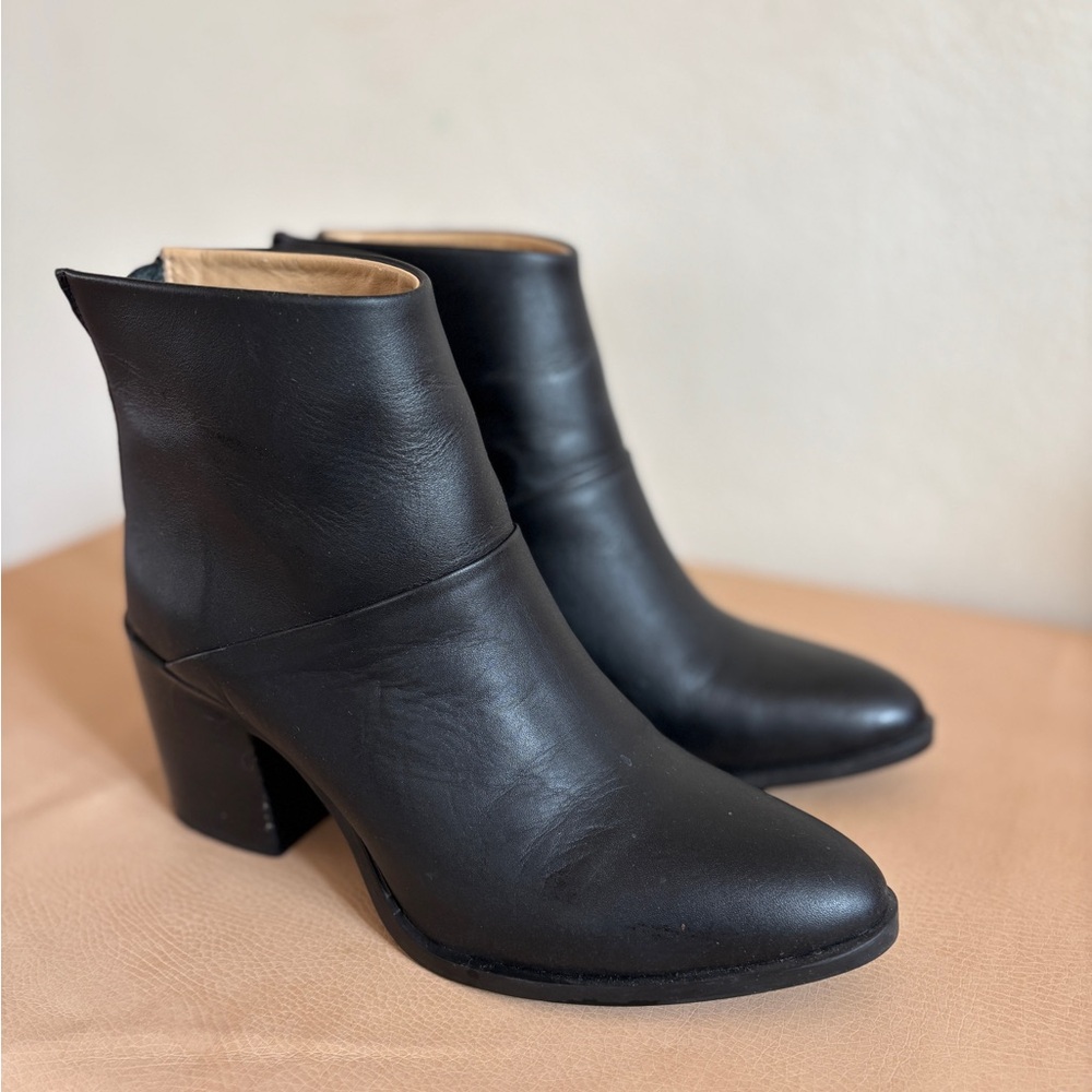 Classic Black Leather Ankle Boots - Sleek Women’s Heeled Booties